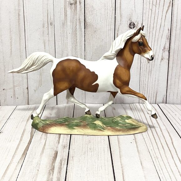 Franklin Mint Other - 1988 Franklin Mint Misty Of Chincoteague Pinto Horse Figurine Fine Porcelain